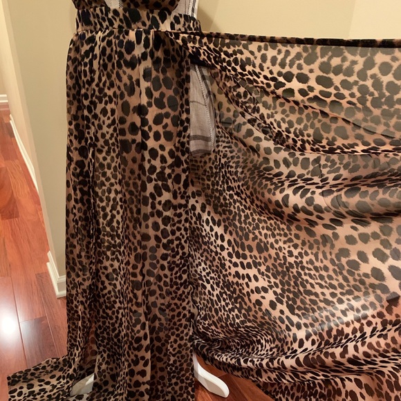 NWOT SEXY SHEER CHEETAH PRINT MAXI - Picture 3 of 4